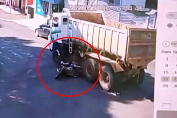 Milagre: Ocupantes de moto sai praticamente ilesos após serem atingidos por caminhão