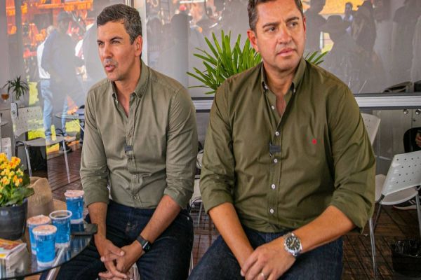 Comitiva do Paraguai visita estande da Futurjet Pulverizadores no Show Rural Coopavel