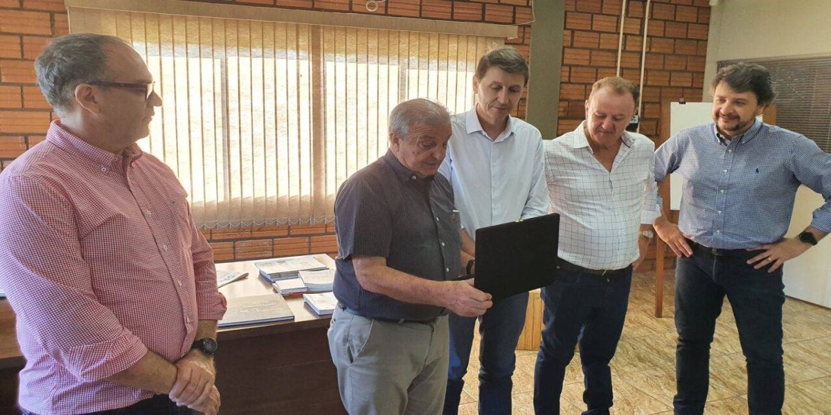 Acic faz homenagem aos 35 anos do Show Rural Coopavel