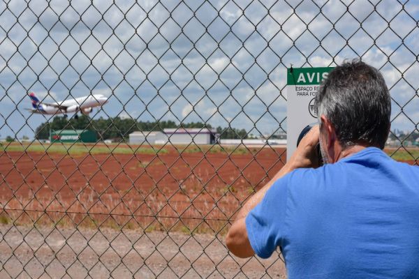 Aeroporto Regional do Oeste tem pontos especiais para fotógrafos registrarem belas imagens