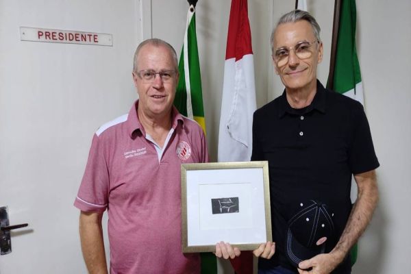 Balé ampliado: Comercial inaugura novas salas de dança