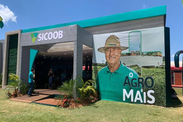 Imagem referente a notícia: Sicoob disponibiliza R$ 1 bi em recursos para Show Rural 2023