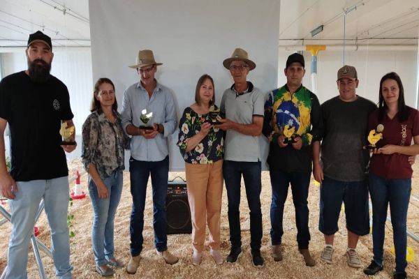 É de Guaraniaçu, o melhor avicultor de 2022 da Coopavel