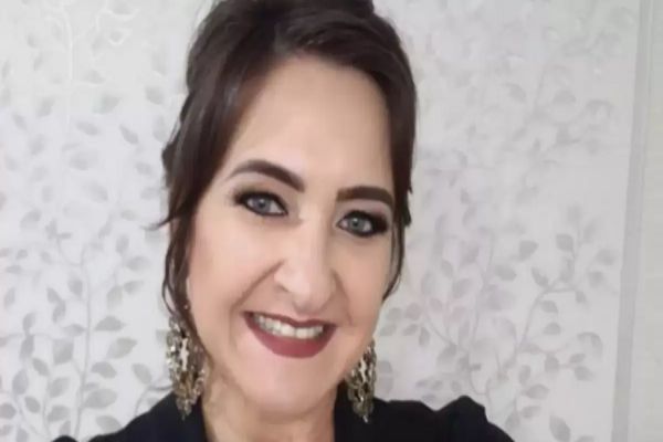 Imagem referente a notícia: Filha presa suspeita de matar mãe alega legítima defesa: 'Ela pegou uma máquina de choque', afirma