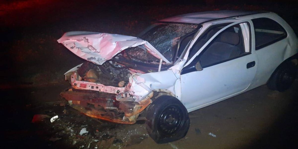 Grave acidente de trânsito deixa duas pessoas feridas na rodovia PR-239 em Jesuítas