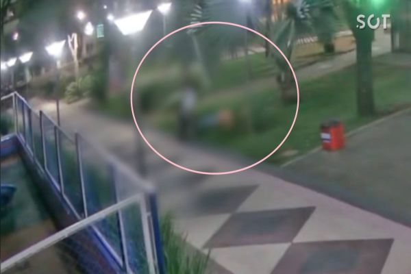 Imagem referente a notícia: Homem de 30 anos é morto com pauladas na cabeça na praça central de Pato Branco