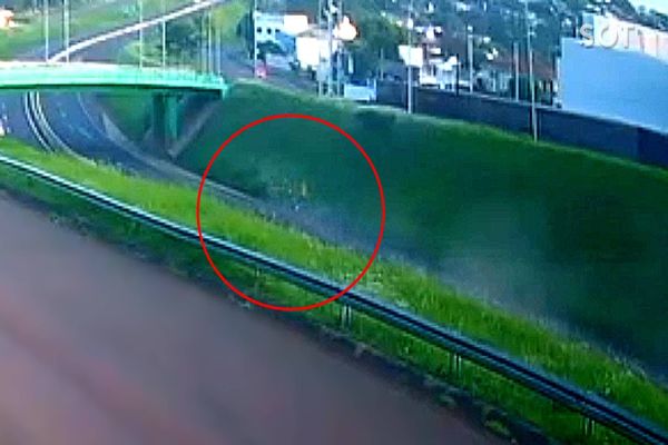 Câmera registra acidente que vitimou duas jornalistas na PRc 467 em Cascavel