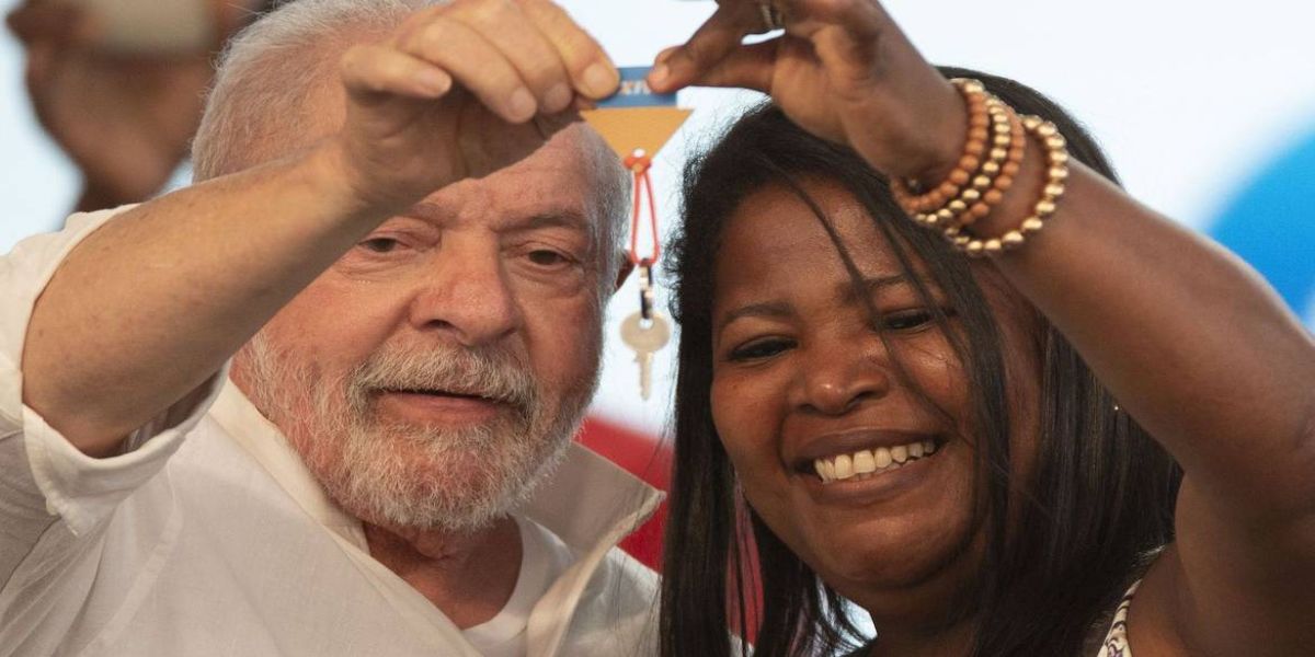 Lula assina medida provisória que retoma o Minha Casa, Minha Vida