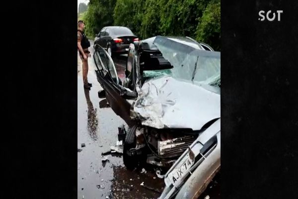 Imagem referente a notícia: Dois veículos colidem na PRc-280 em Clevelândia