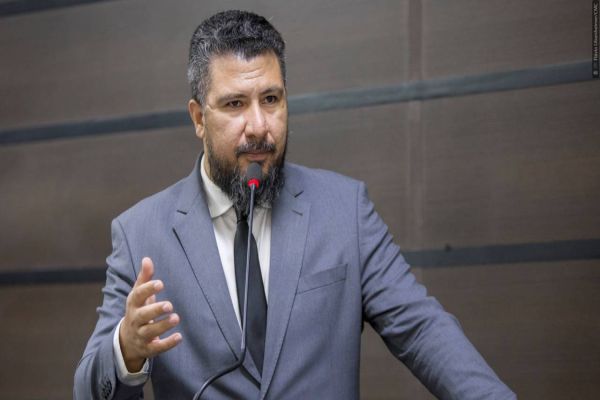 Mães que amamentam terão isenção de taxas em concursos públicos municipais