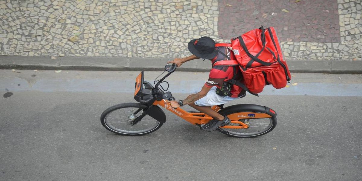 Apenas 23% dos que trabalham em transporte por aplicativo pagam INSS