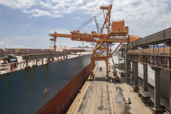 Com movimentação de grãos em alta, portos do Paraná lideram exportação de soja em janeiro