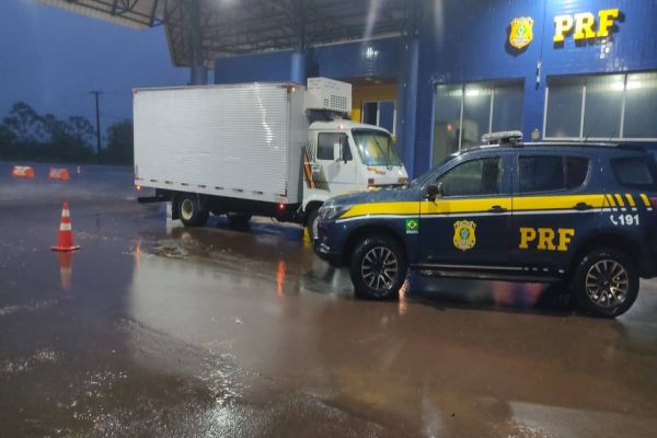 PRF Guaíra recupera mais 2 veículos com queixas de roubo e furto; Um destes furtado em Cascavel