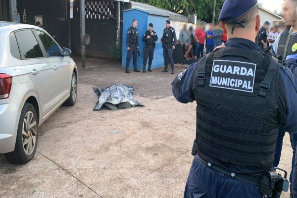 Imagem referente a notícia: Homem de 36 anos é executado a tiros no Bairro Santa Cruz, em Cascavel