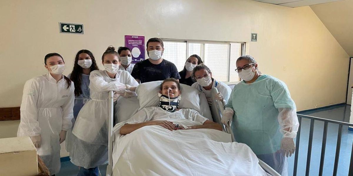 André e Max, paciente do HUOP recebe uma visita “pra lá de especial”