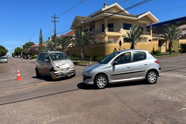 Condutor embriagado se envolve acidente de trânsito no bairro Neva