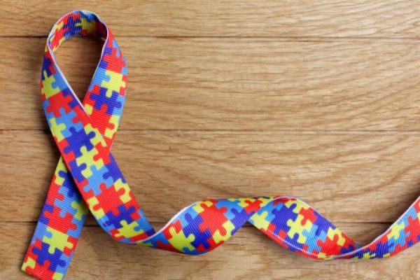 Paraná atinge marco histórico de 48.311 carteiras do autista emitidas em 5 anos