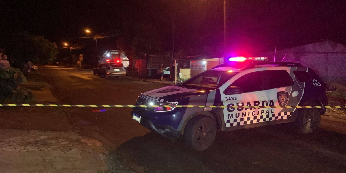 Duas pessoas são alvejadas por disparos de arma de fogo, no Bairro Cascavel Velho