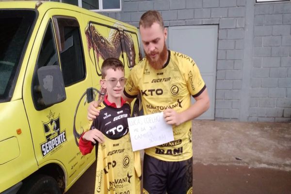 História: Pedro Becker, torcedor do Futebol Clube Cascavel e fã do artilheiro Lucas Coelho