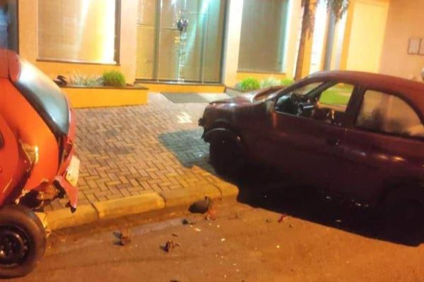 Motorista bate em carro estacionado em Boa Vista da Aparecida