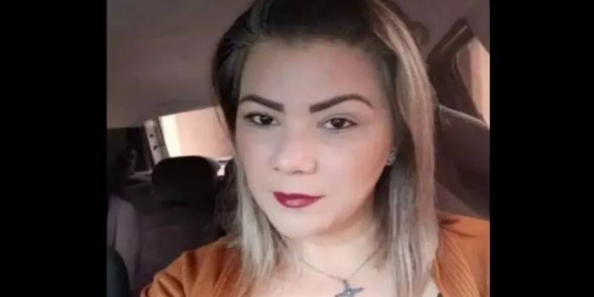 Morre mulher que teve 90% do corpo queimado ao ser amarrada dentro de carro em chamas