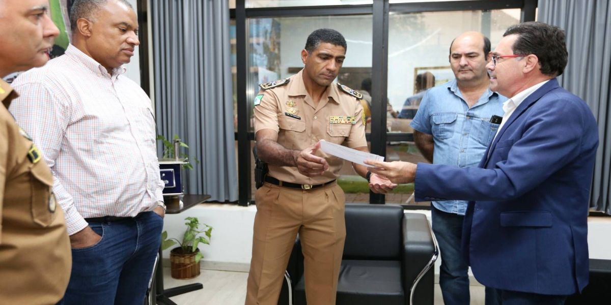 Presidente Alécio solicita mais efetivo e viaturas policiais ao comandante geral da PM do Paraná