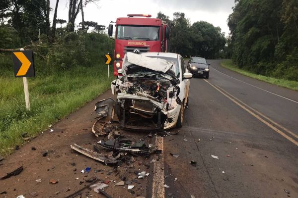 Carro do IBGE se envolve em acidente de trânsito na BR-373 em Coronel Vivida