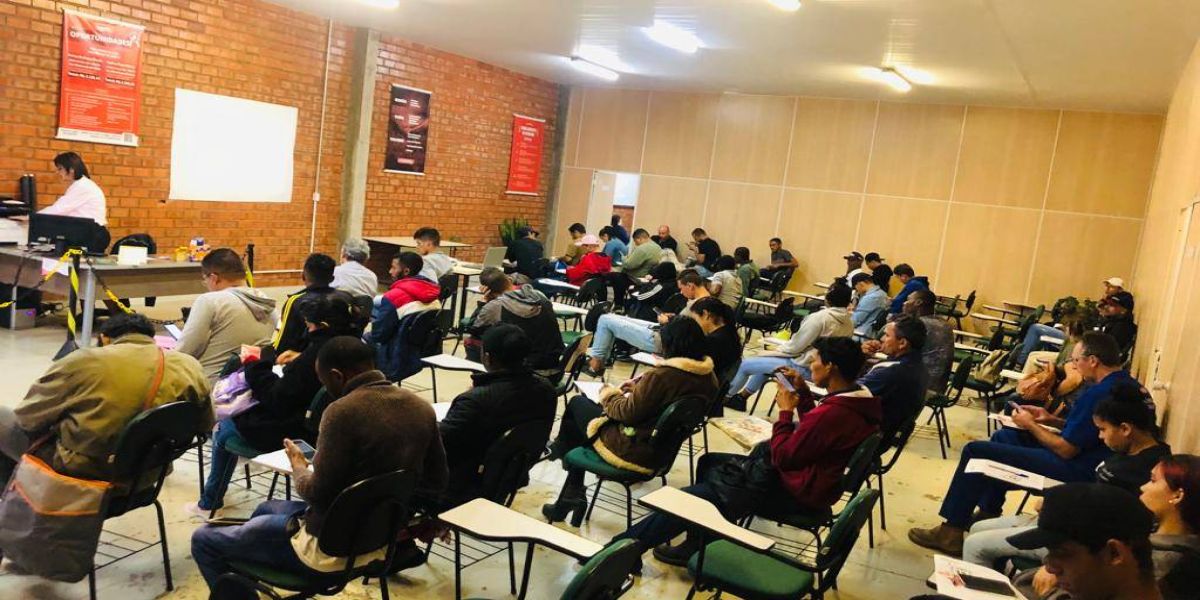 Coopavel recebe mais de 120 candidatos a vagas no primeiro Dia de Recrutar de 2023