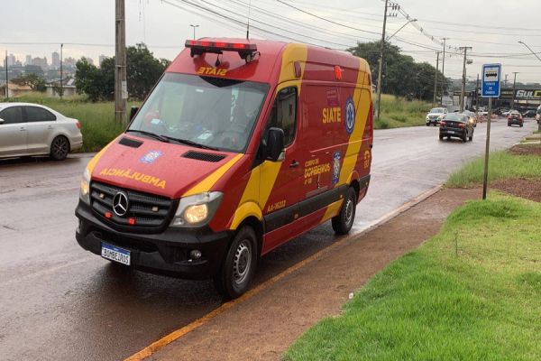 Motociclista fica ferido após colisão traseira na Avenida Estados Unidos