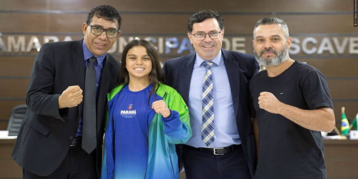 Atleta do Taekwondo e Kickboxing, Larissa Camargo Lima, recebe homenagem na Câmara Municipal