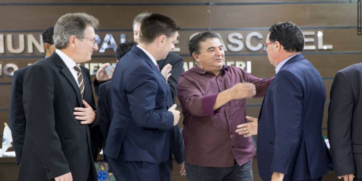 Moção aplaude Nilso da Silva por 20 anos de voluntariado e gestão na presidência da Apae