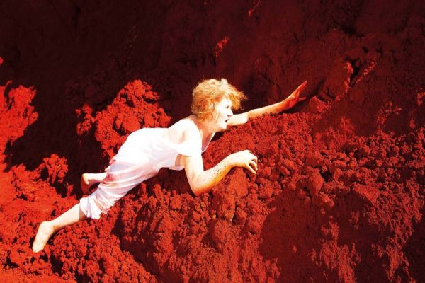 No Mês da Mulher, mostra no MAC destaca produção de duas artistas do Oeste