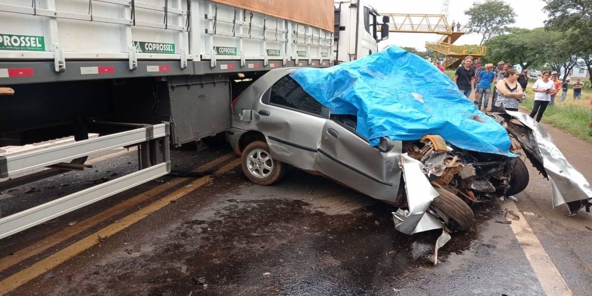 Tragédia na BR-277: Colisão frontal entre caminhão e carro deixa uma pessoa morta em Cantagalo