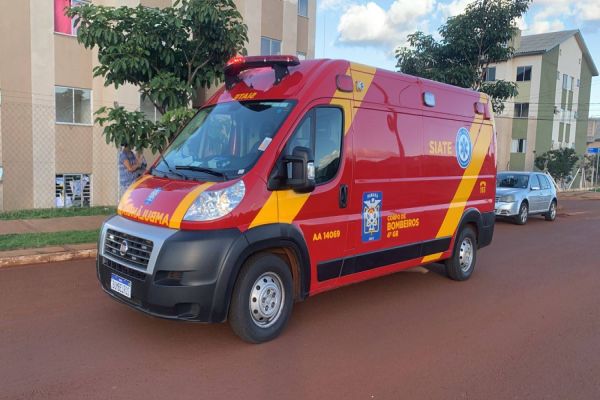 Mulher é atropelada por carro em Cascavel e é levada a UPA com ferimentos leves