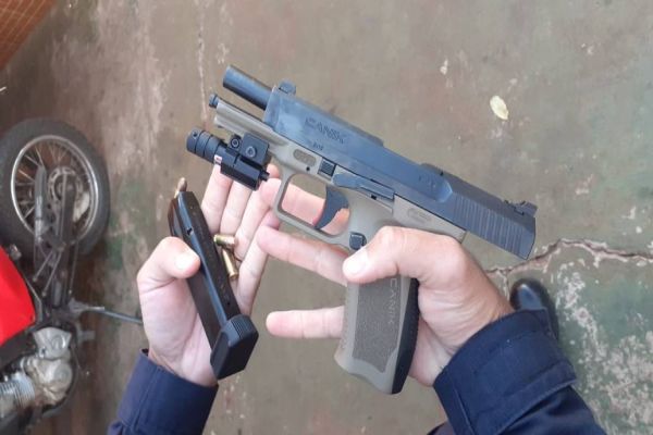 Homem é detido pela Guarda Municipal em posse de arma de fogo no bairro Floresta