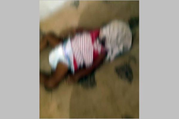 Imagem referente a notícia: Bebê é encontrada sozinha com camiseta amarrada na cabeça em Nova Santa Rosa, no Paraná