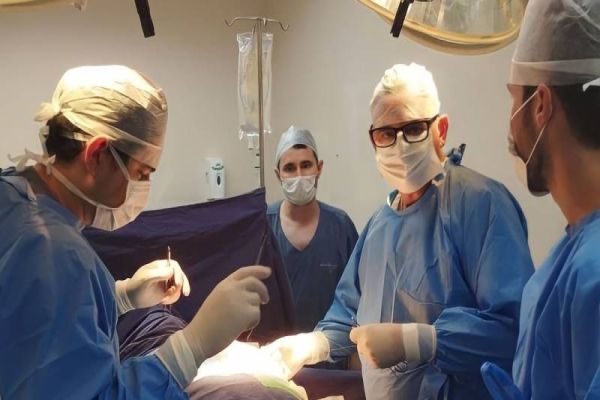 Hospital São Lucas realiza primeiro implante de cardiodesfibrilador subcutâneo de Cascavel