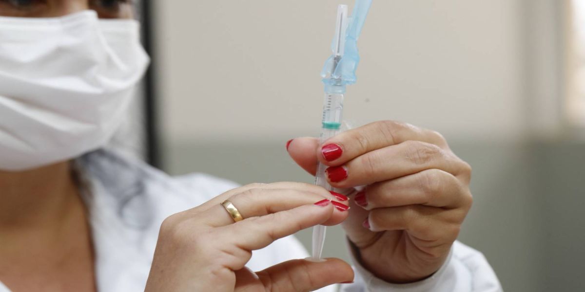 Cascavel recebe mais doses de bivalente e retoma vacinação em todas as unidades de saúde