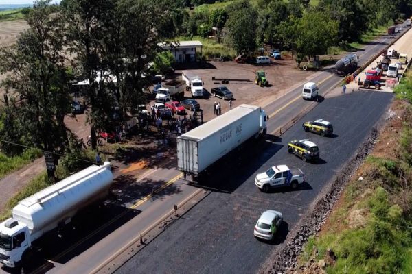 Dnit promete deixar "fresta" na mureta da rodovia BR-163 e fazer vistas grossas para retorno