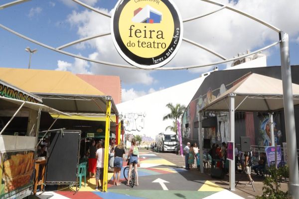 Feira do Teatro celebra 5 anos com programação especial de aniversário neste domingo (12)