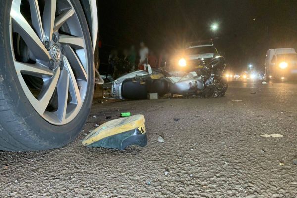Motociclista morre em grave colisão envolvendo duas motocicletas no centro de Cascavel