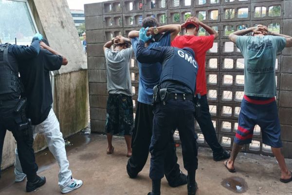 Guarda Municipal realiza abordagens a moradores de rua e andarilhos na rodoviária de Cascavel