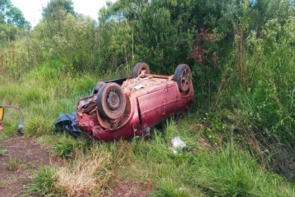 Homem morre após colisão entre caminhão e dois carros na BR-277