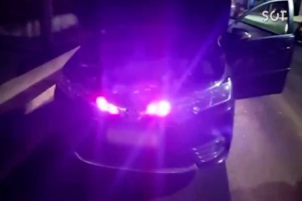 Imagem referente a notícia: PRF apreende 47,7 Kg de crack em veículo furtado e adaptado como viatura policial em Farol