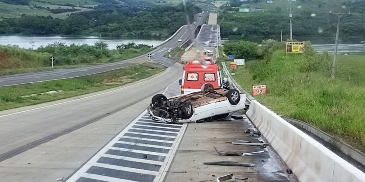 Capotamento de veículo na BR-163 em Capitão deixa condutor ferido