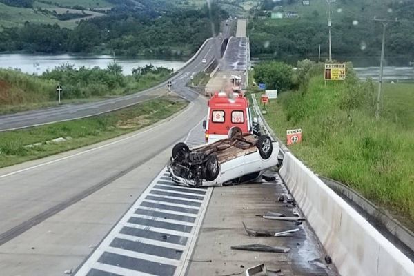 Capotamento de veículo na BR-163 em Capitão deixa condutor ferido