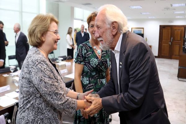 Paraná discute parcerias com Canadá em educação, agricultura e desenvolvimento sustentável