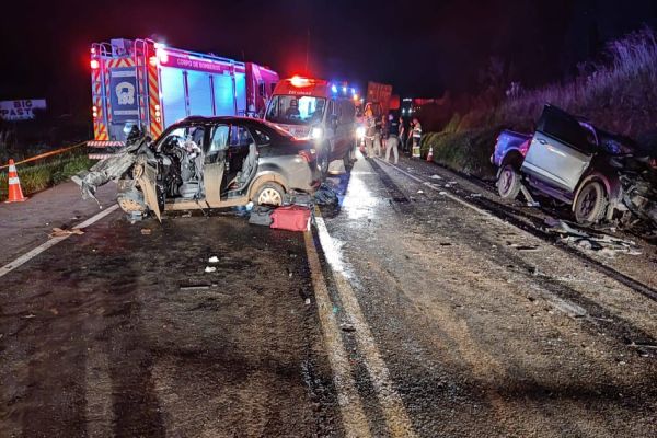 Tragédia na BR-277: acidente com três veículos deixa dois mortos e três feridos em Prudentópolis