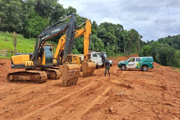 Polícia Ambiental autua responsáveis por danificar vegetação em estágio médio em São Jorge do Oeste