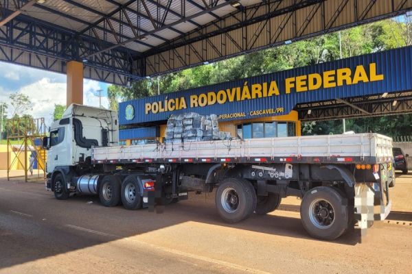 Veículo é detido com grande quantidade de drogas em fiscalização na BR 277 em Cascavel